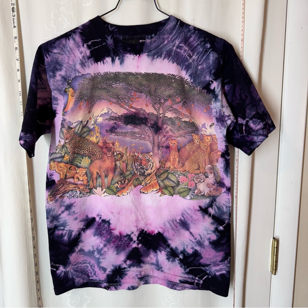 Vintage Women's Chapman Graphics Big Cat Purple Tie-Dye T-Shirt